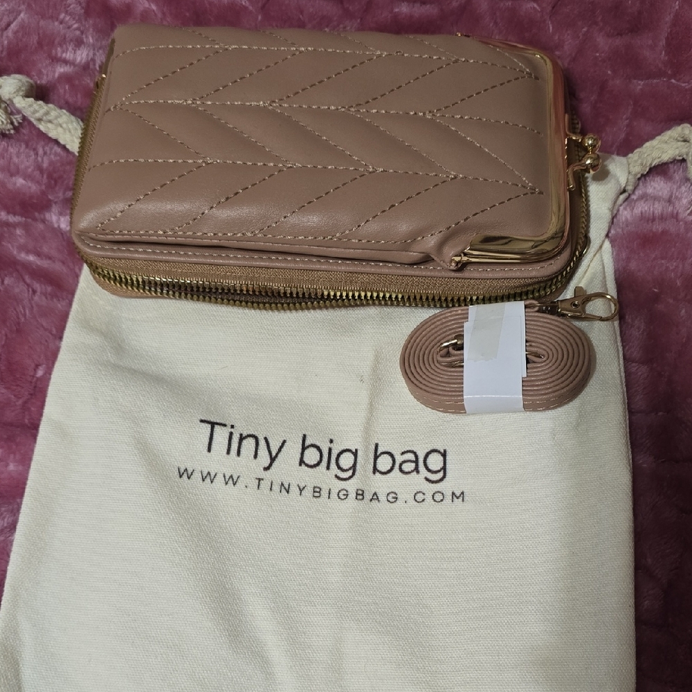 ✨ Tiny Big Bag Quilted Wallet / Clutch – New, Never Used ✨NWOT